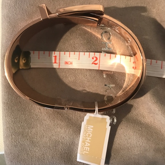 Authentic MK rose gold tone ribbed belt bracelet - Picture 7 of 8